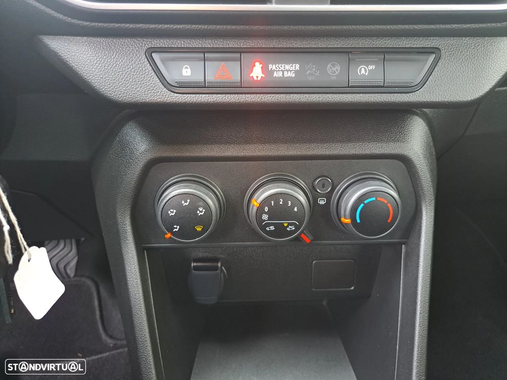 Dacia Sandero 1.0 SCe Essential - 24