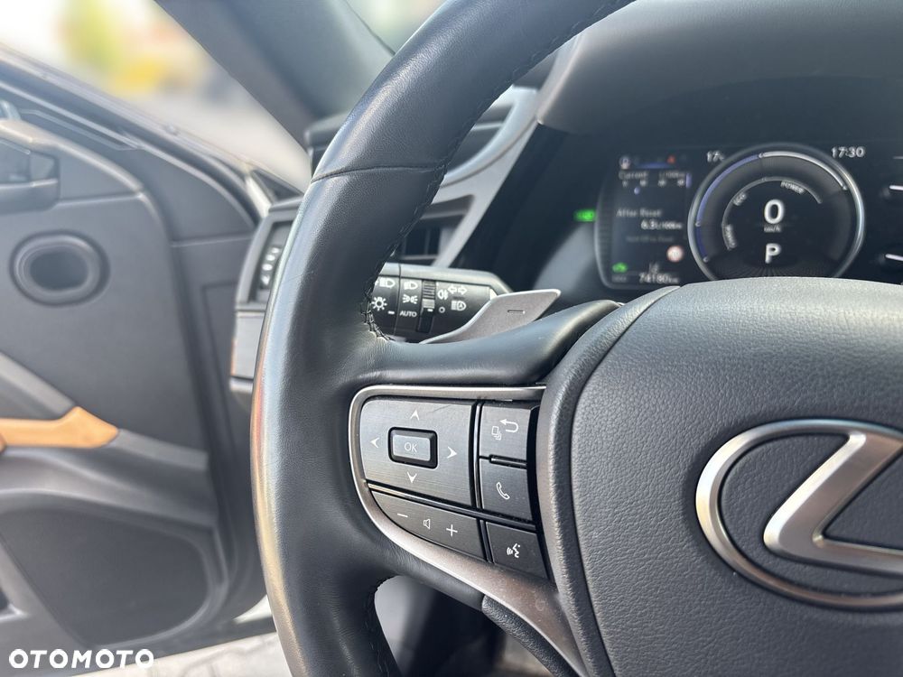 Lexus ES 300h Business Edition - 23