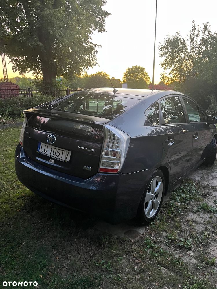 Toyota Prius (Hybrid) - 9