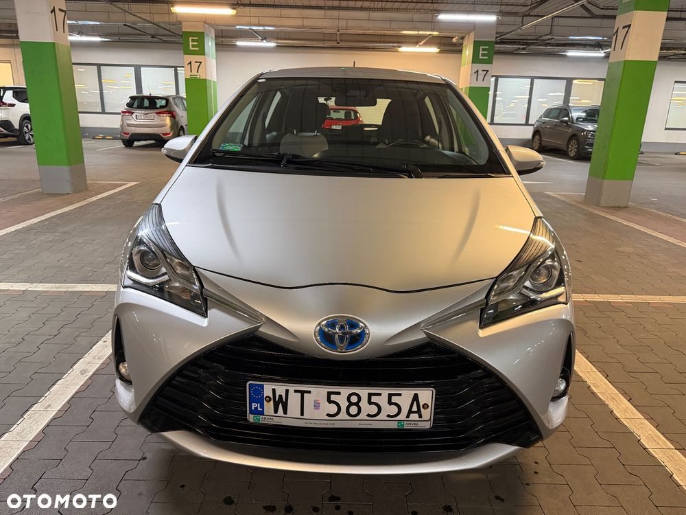 Toyota Yaris Hybrid 100 Premium - 3