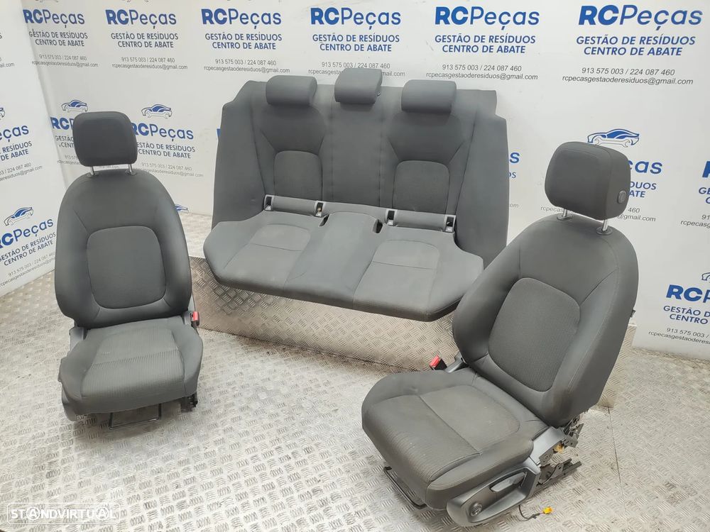 Conjunto de bancos em tecido Jaguar XE X760 elétricos - 3