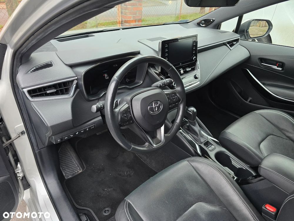 Toyota Corolla 2.0 Hybrid Executive - 22