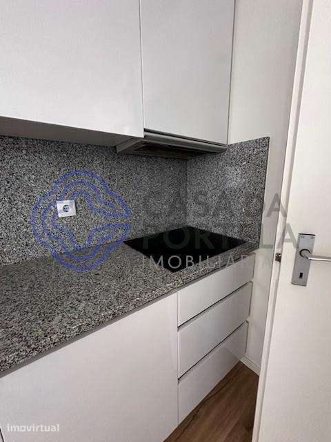 Apartamento T3 com elevador e garagem no Foco - Grande imagem: 4/23