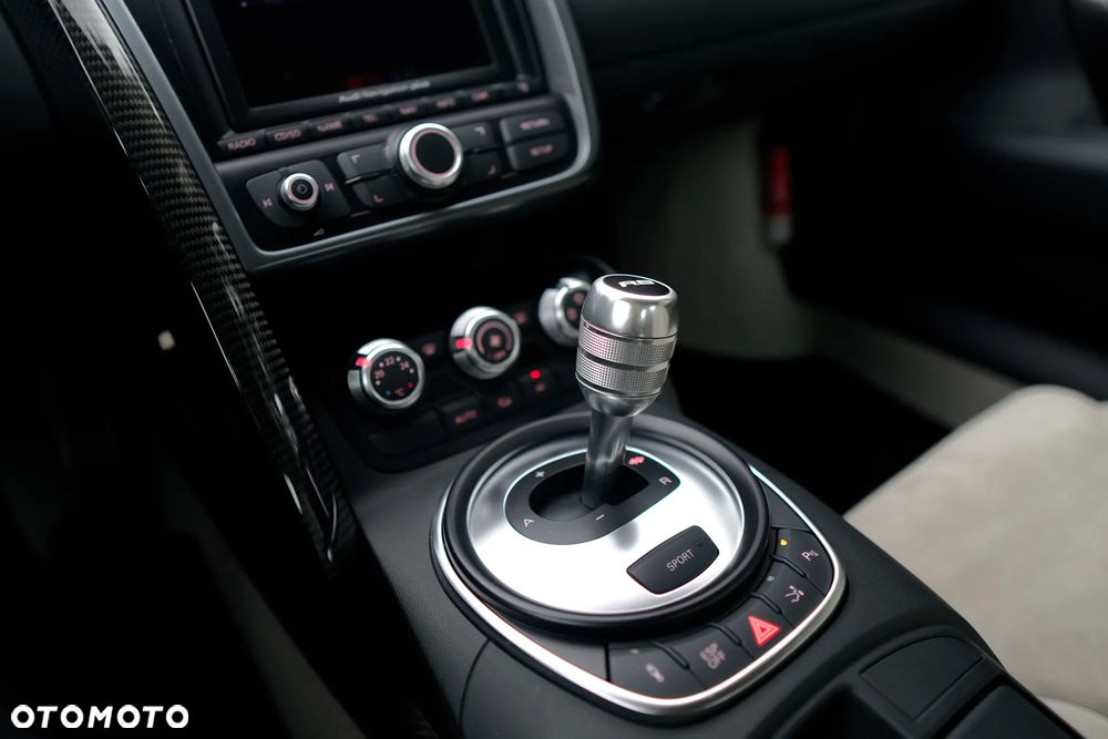 Audi R8 Coupé 4.2 Quattro R tronic - 29