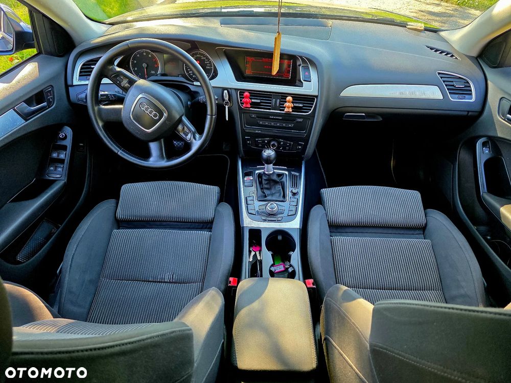 Audi A4 Limousine - 5