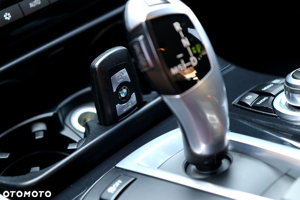BMW Seria 5 520d Luxury Line - 11