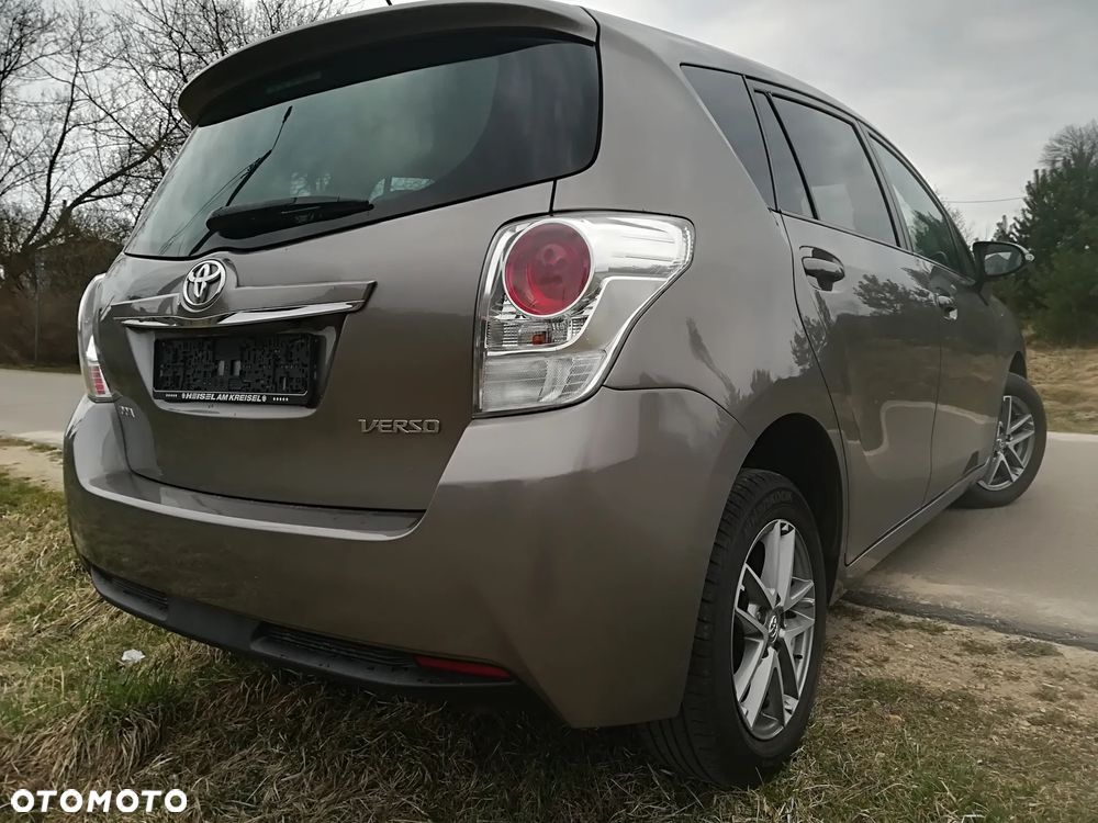 Toyota Verso 1.6 D-4D Prestige - 4