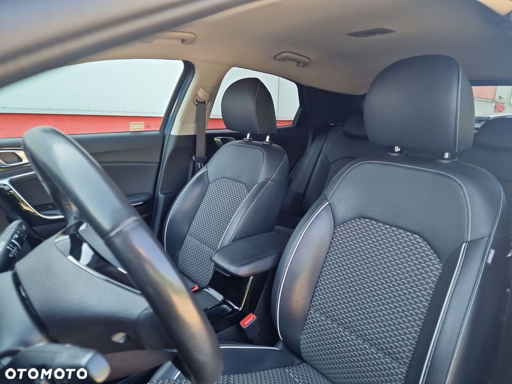 Kia XCeed 1.5 T-GDI Business Line DCT - 13