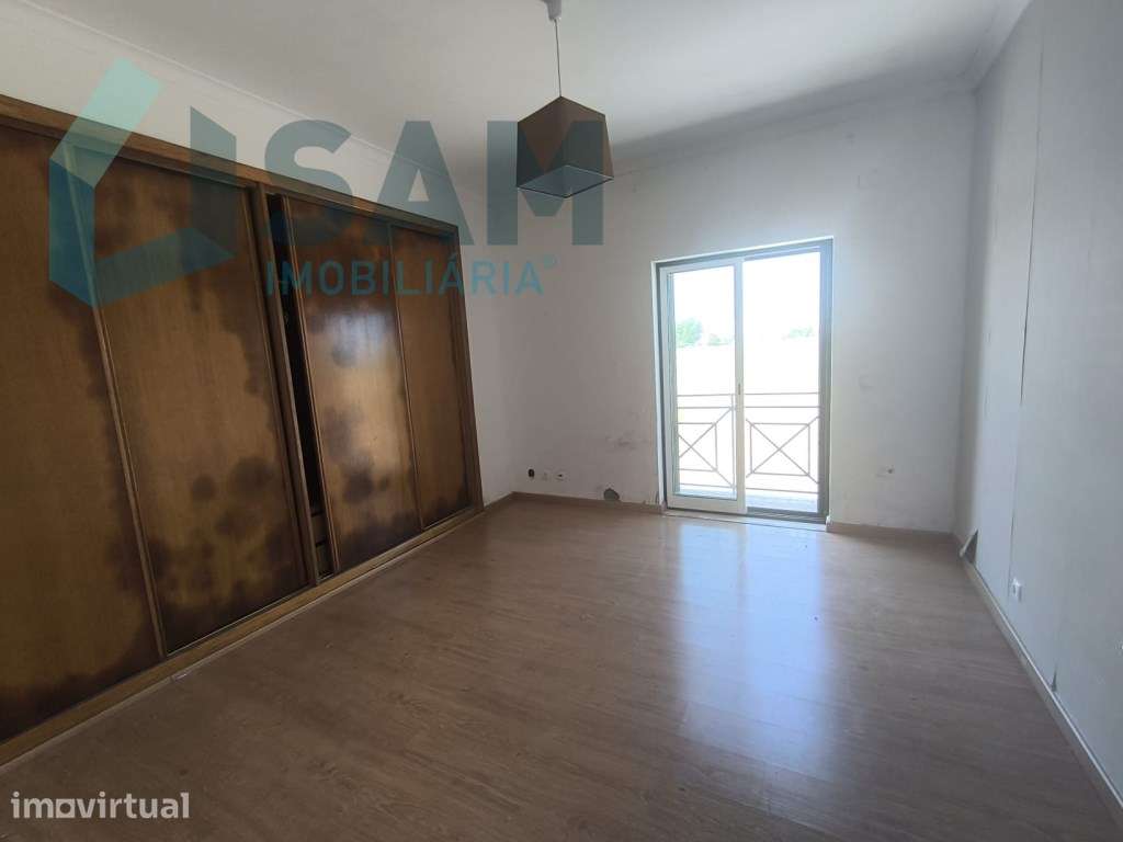 Apartamento T4 com Terraço Privativo, Amplas Áreas e Excelente Espa... - Grande imagem: 5/30