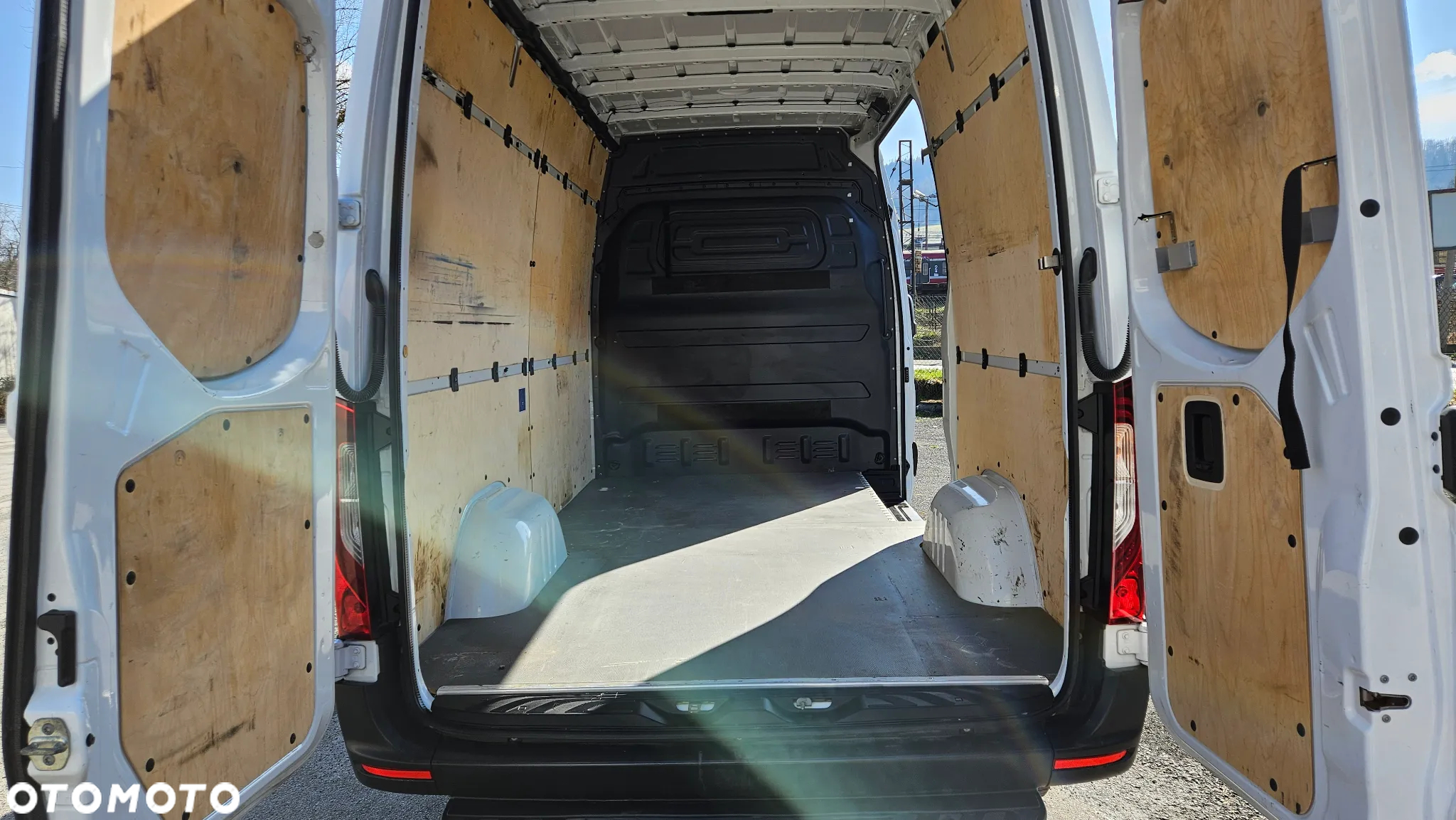 Mercedes-Benz Sprinter 4x4 rok 2020 przebieg 73800km silnik 3.0 moc 190ps klimatronik - 16