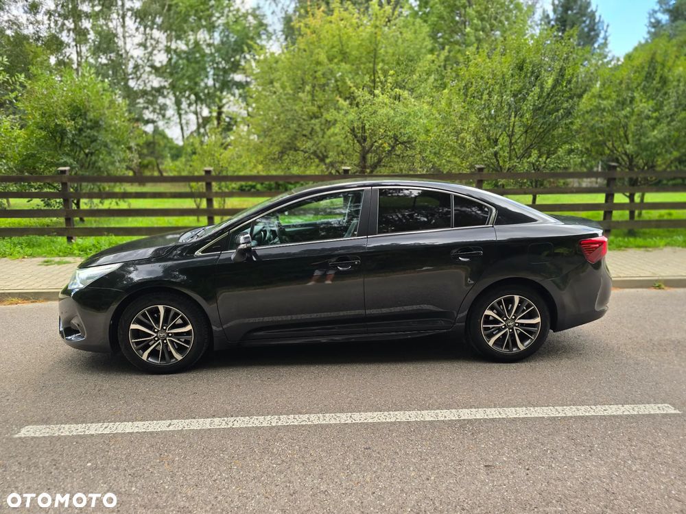Toyota Avensis 2.0 D-4D Premium - 19