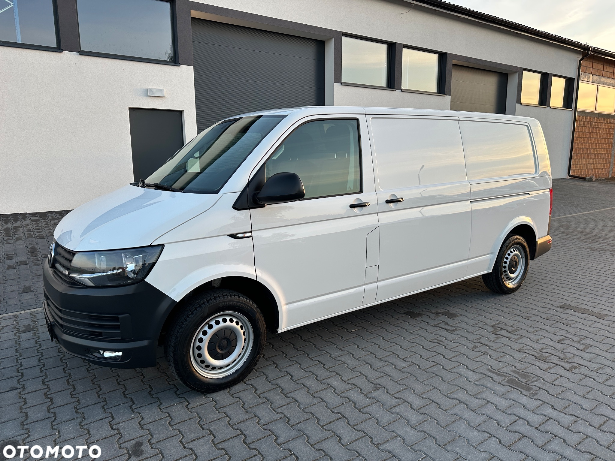 Volkswagen Transporter T6 2.0 TDI 150 DSG Sortimo ZABUDOWA WARSZTATOWA Rampa dla wózków inwalidzkich - 12