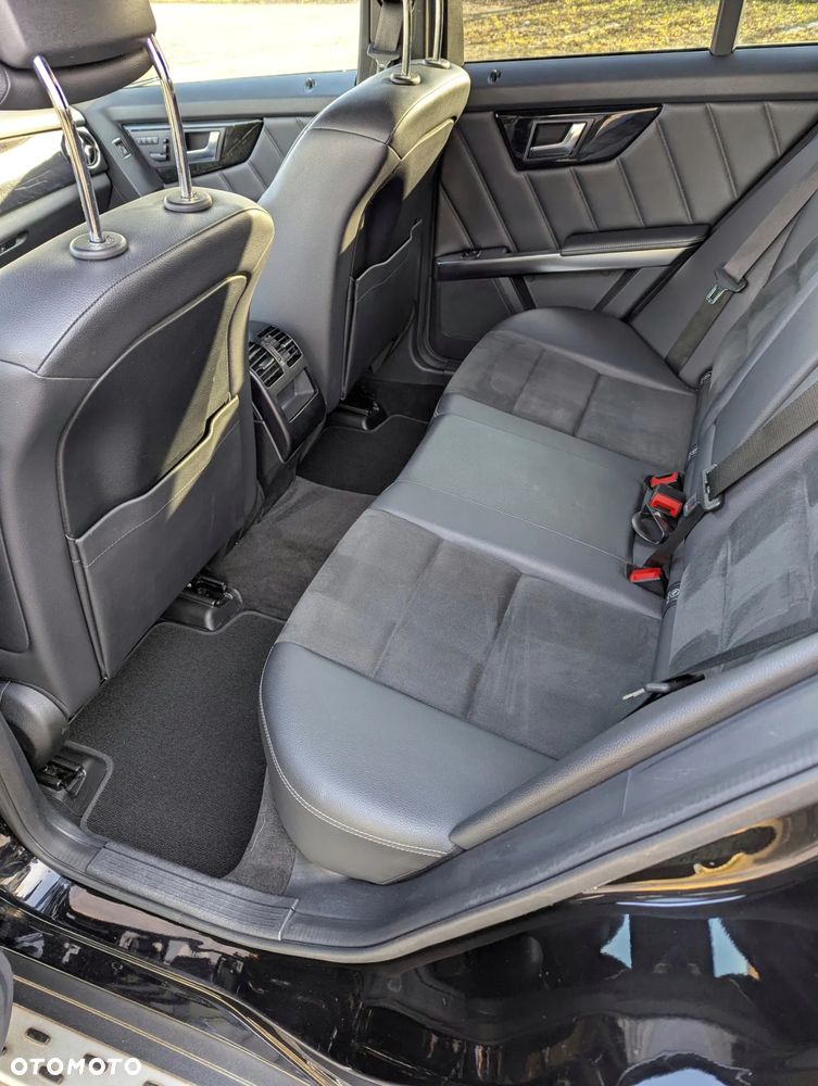 Mercedes-Benz GLK 350 4-Matic - 12