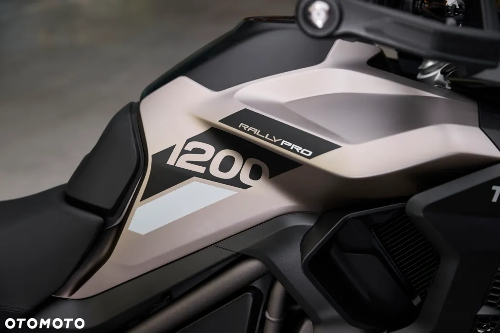 Triumph Tiger - 10