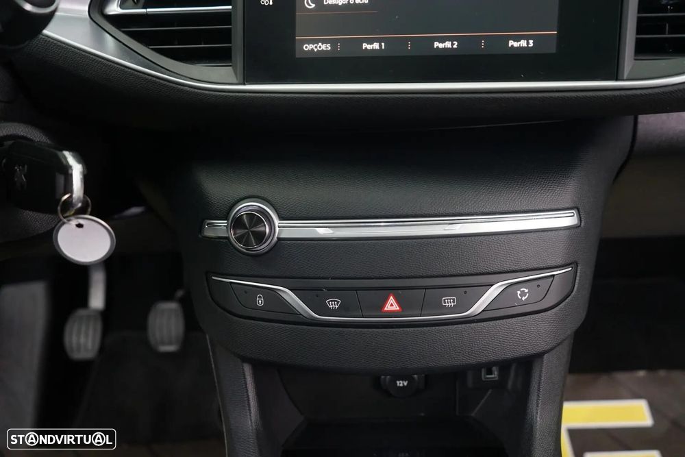 Peugeot 308 SW 1.2 PureTech Business Line - 28