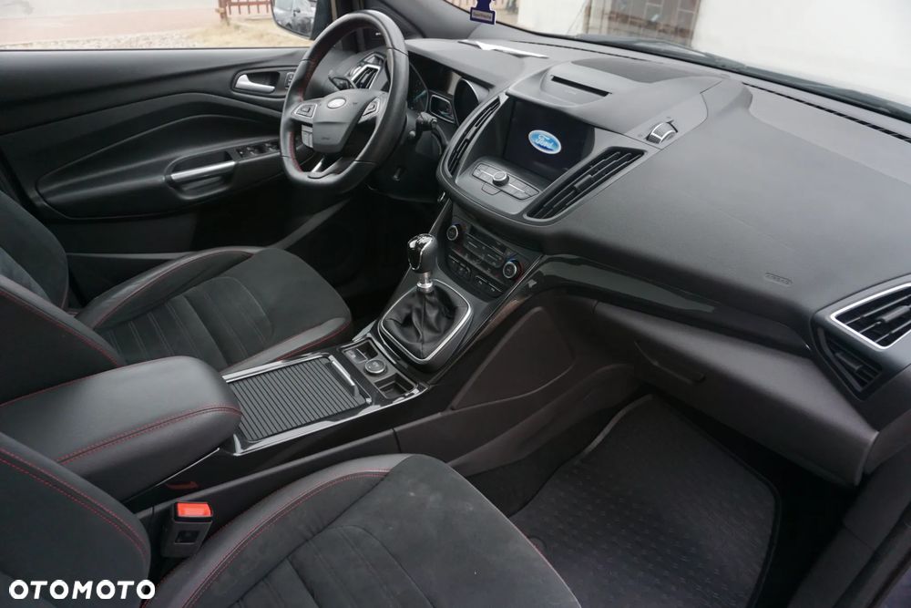 Ford Kuga 1.5 EcoBoost FWD ST-Line X - 16