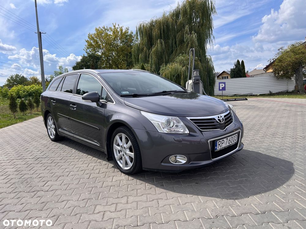 Toyota Avensis - 10