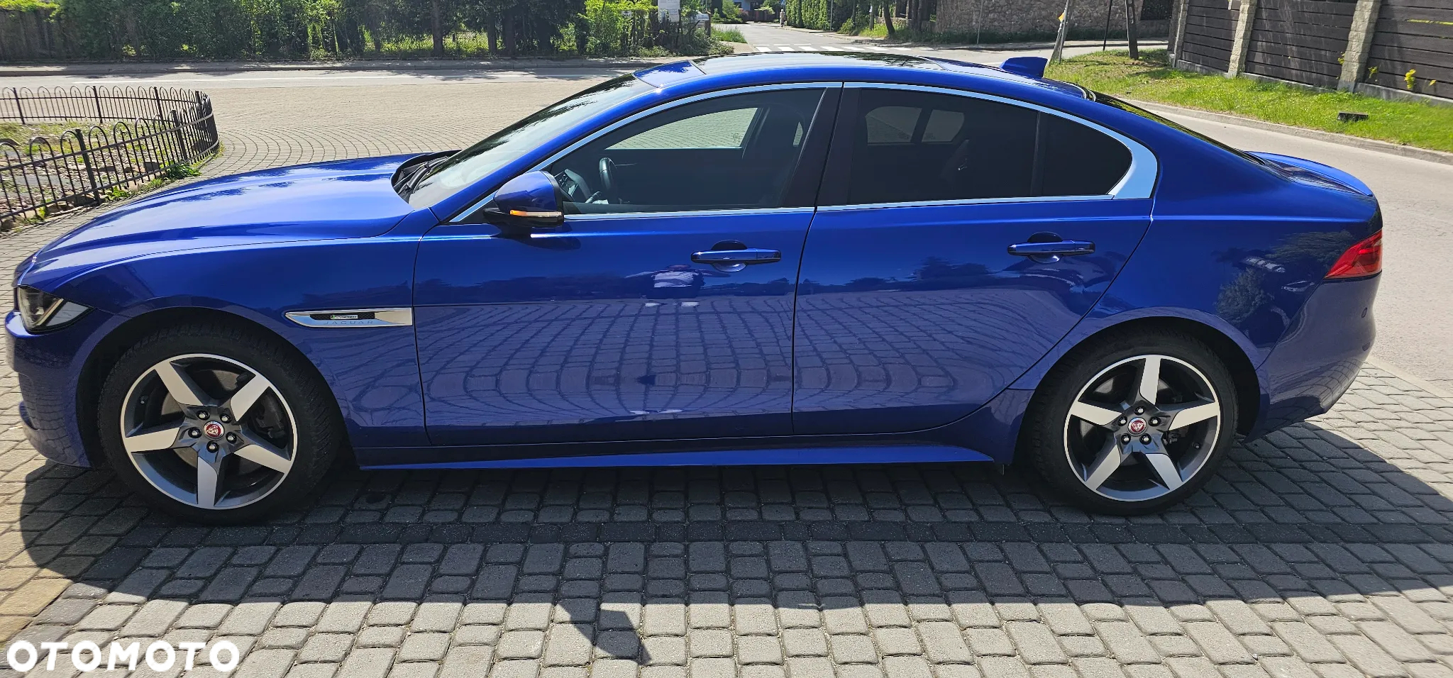 Jaguar XE 2.0 P300 AWD R-Dynamic S - 3