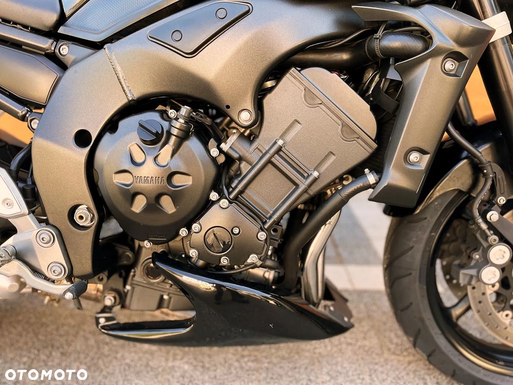 Yamaha FZ - 10