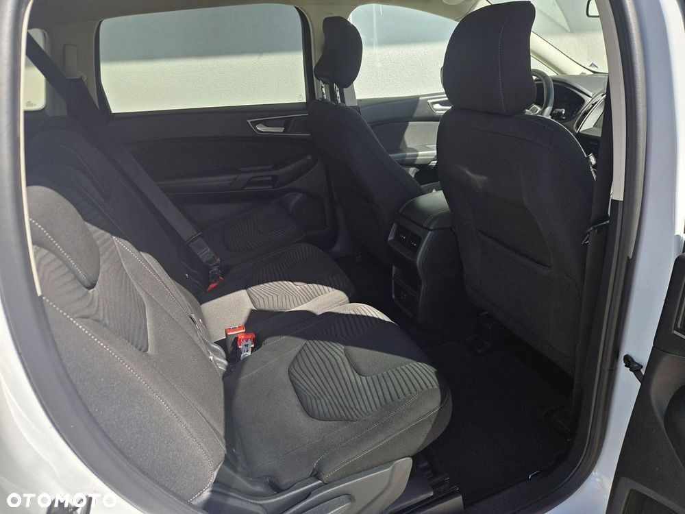 Ford S-Max - 12