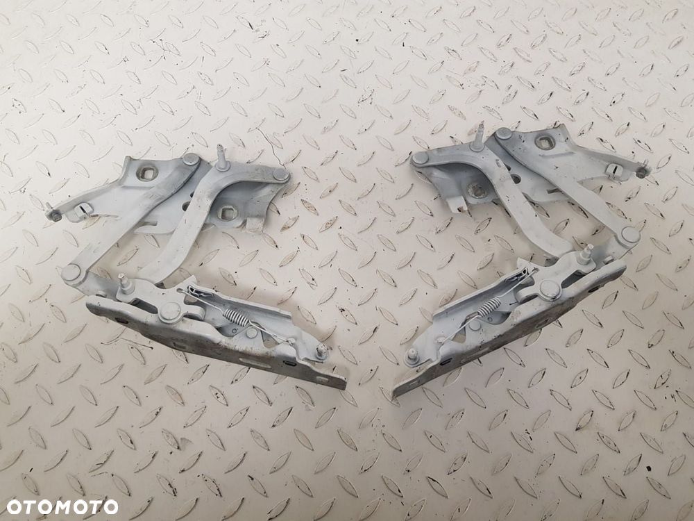 BIAŁY ZAWIAS ZAWIASY MASKI PRAWY AUDI A5 2 S5 II 8W 8W6 B9 16-24 8W6823302E - 2