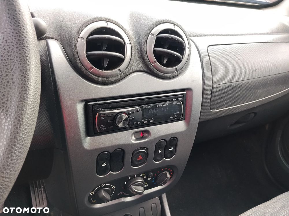 Dacia Duster SCe 115 4x2 Celebration - 14