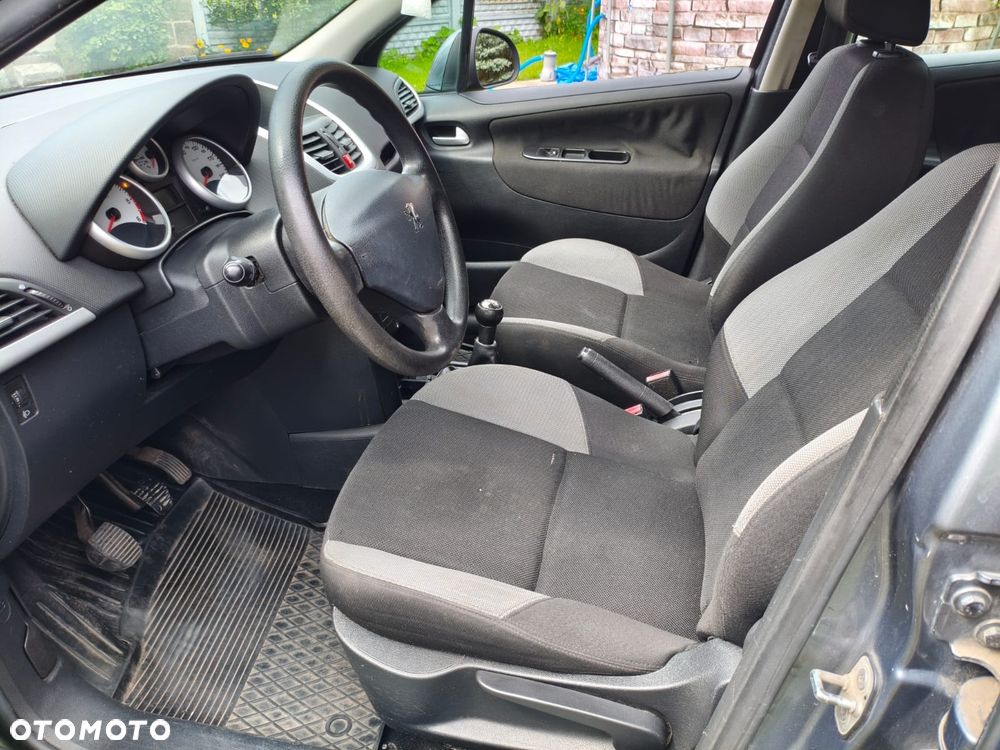 Peugeot 207 - 7