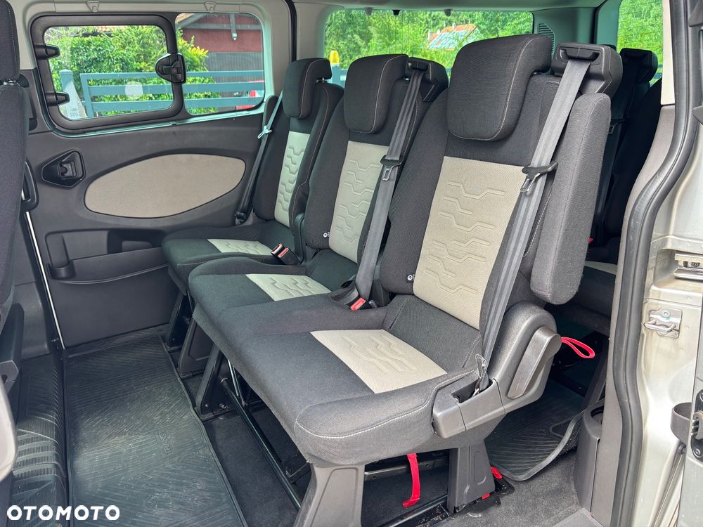 Ford Tourneo Custom 2.0 EcoBlue L2 Titanium - 34