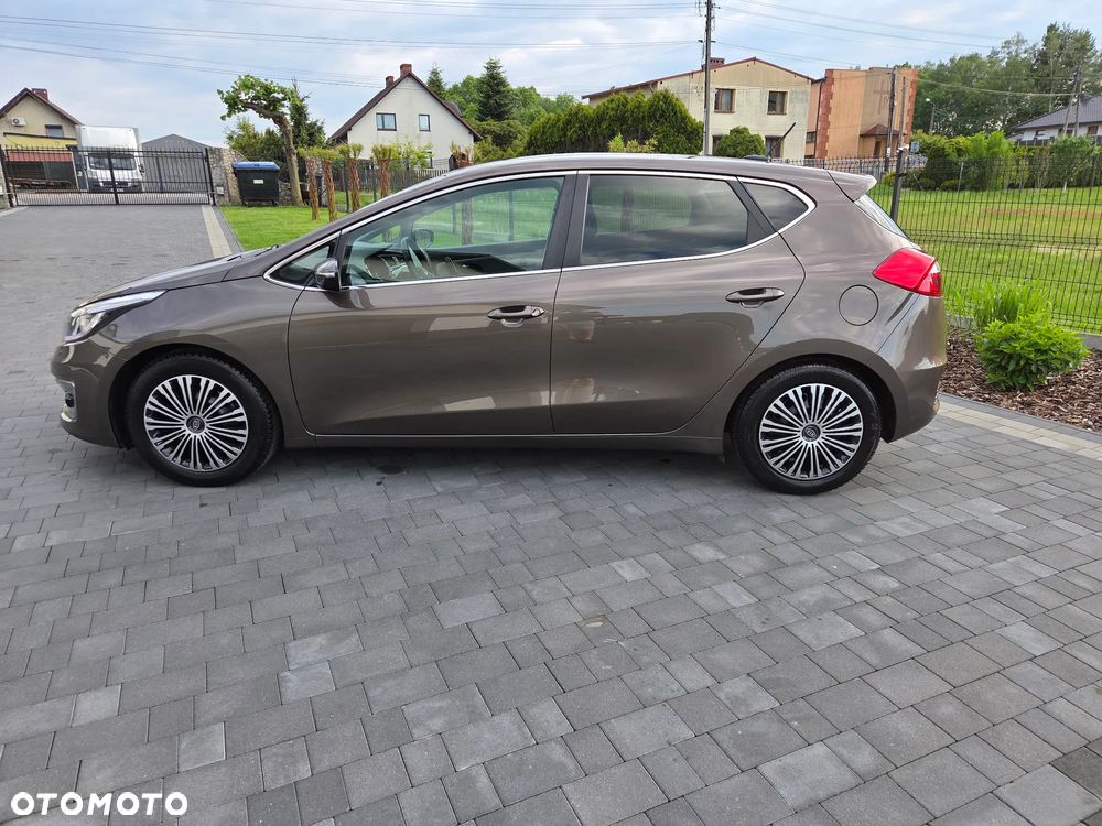 Kia Ceed 1.6 GDI ISG Platinum Edition - 8