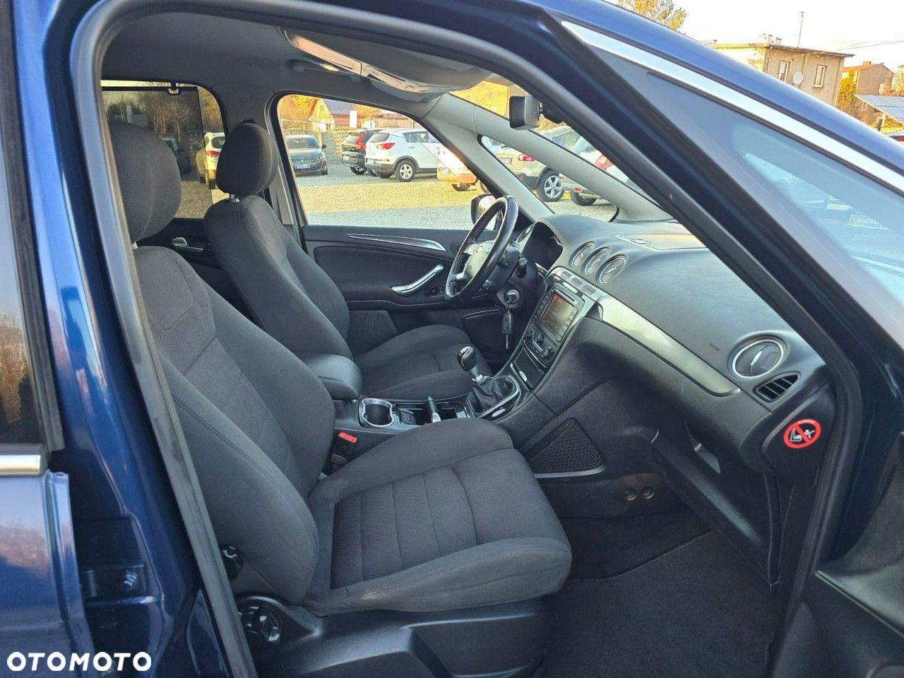 Ford S-Max - 11