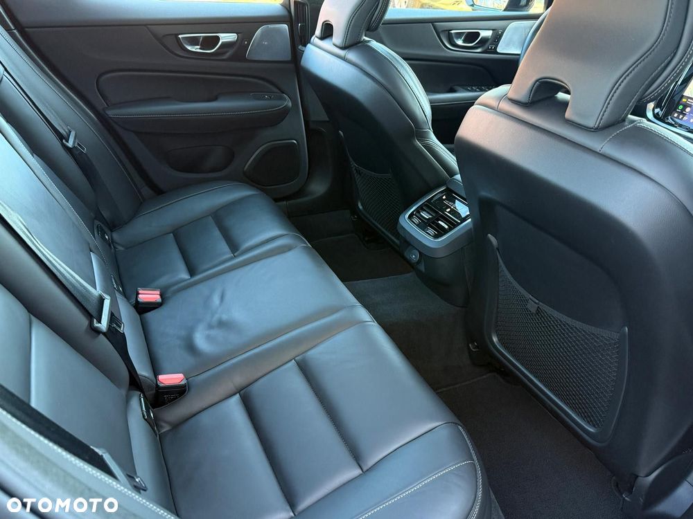 Volvo S60 B5 B AWD Ultimate Dark - 27