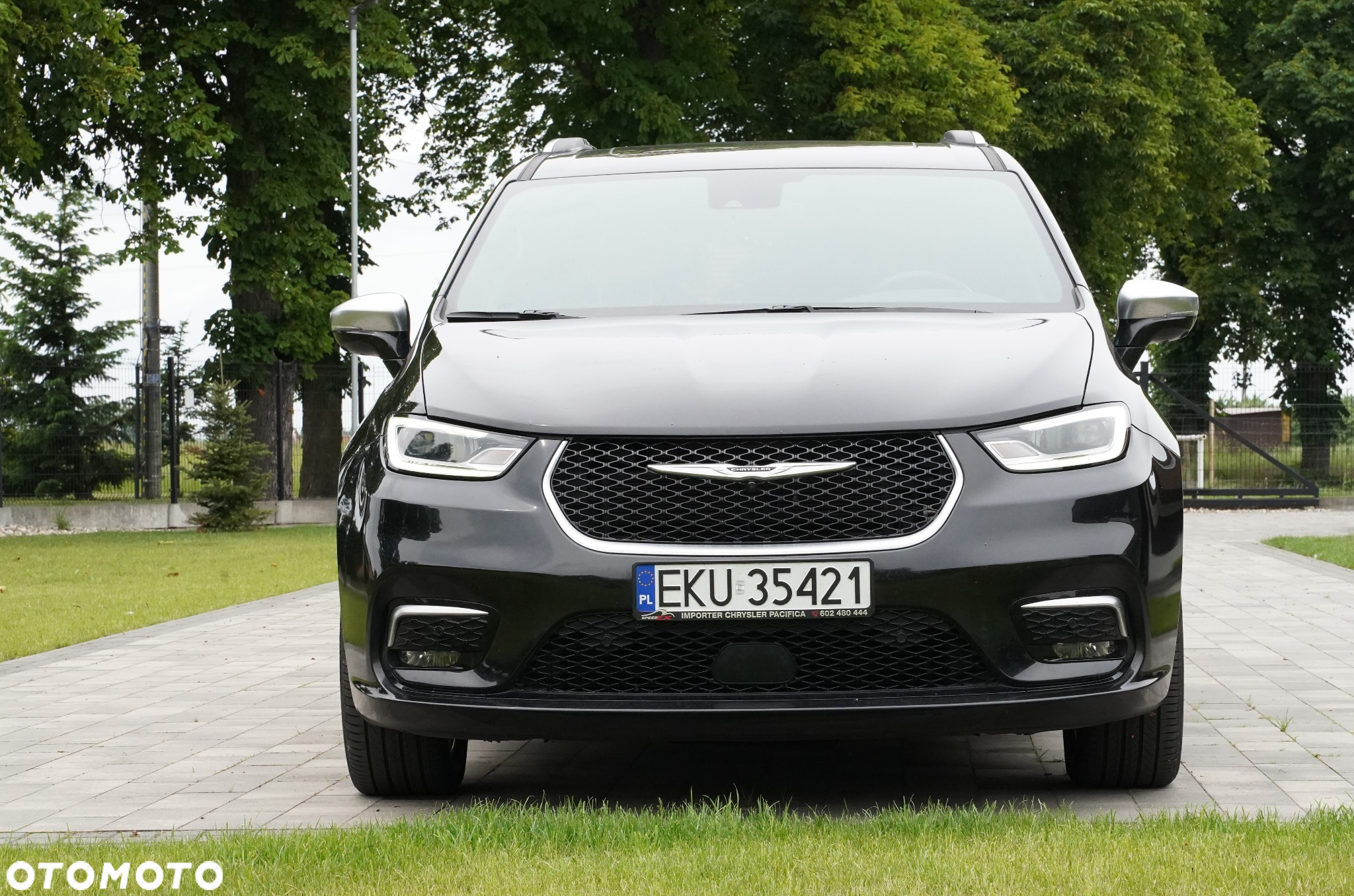 Chrysler Pacifica - 2