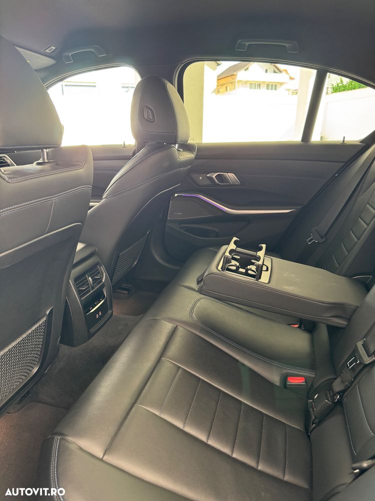 BMW Seria 3 330e xDrive Aut. M Sport - 29
