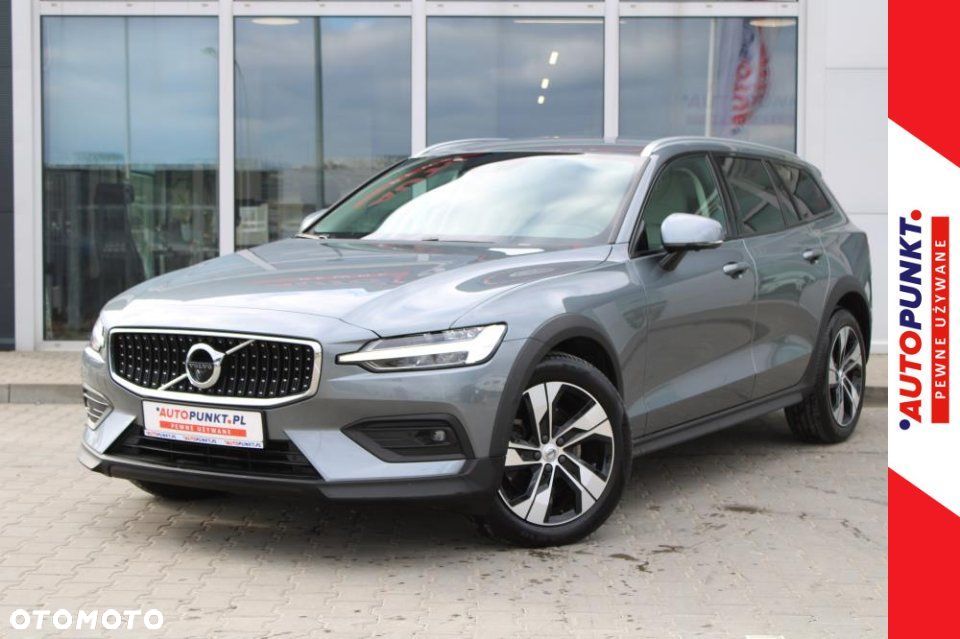 Volvo V60 Cross Country - 1