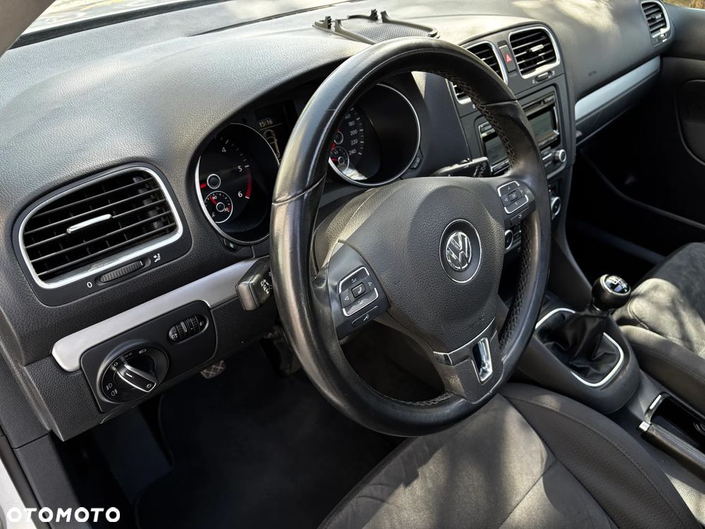Volkswagen Golf 2.0 TDI DPF Highline - 33