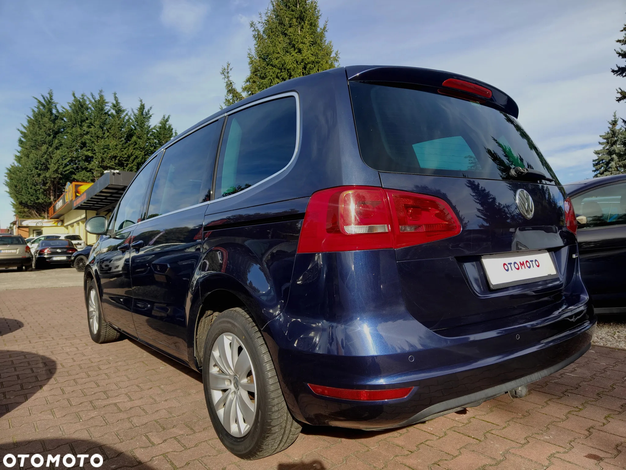 Volkswagen Sharan 2.0 TDI Trendline DSG - 11