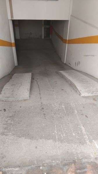 Aluguer de garagem box na Rinchoa - Grande imagem: 4/7