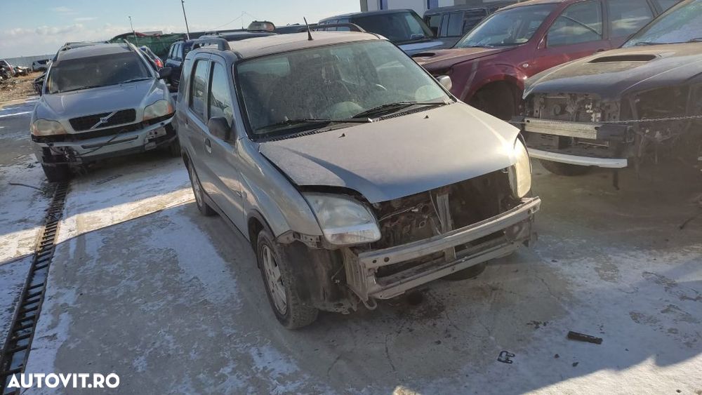 Dezmembrez suzuki ignis 1.3 4x2 și 1.5 benzina 4x4 fabricatie 2005 - 2