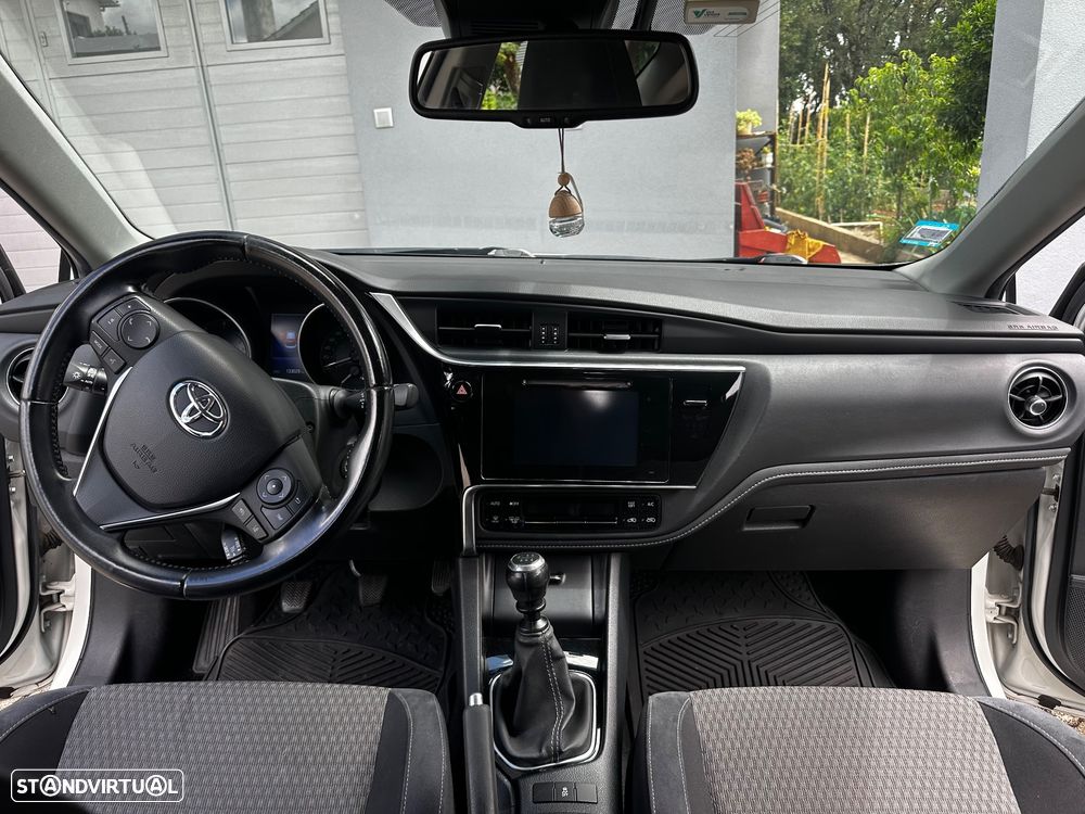 Toyota Auris 1.4 D-4D Comfort+Pack Techno - 22