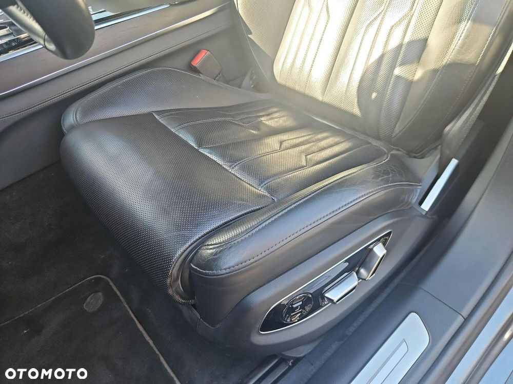 Audi A8 50 TDI quattro tiptronic - 12