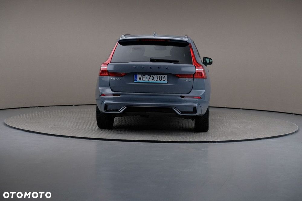 Volvo XC 60 B4 D Plus Dark - 5