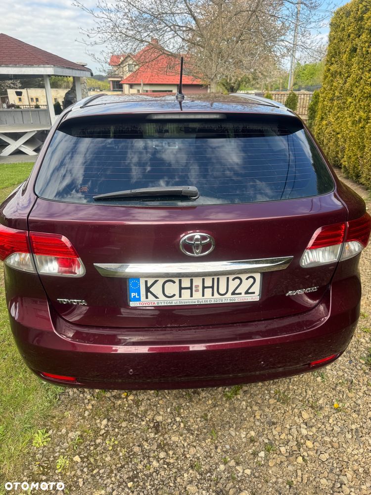 Toyota Avensis 2.0 D-4D Sol - 2