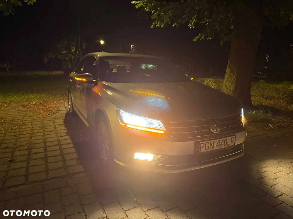 Volkswagen Passat 1.8 TSI (BlueMotion Technology) DSG Highline - 33