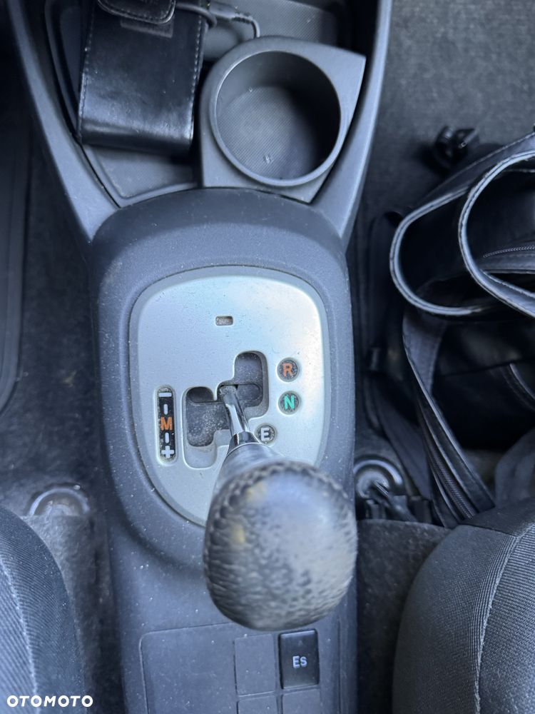 Toyota Yaris - 8