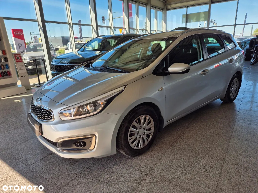 Kia Ceed Cee'd 1.6 GDI M - 4