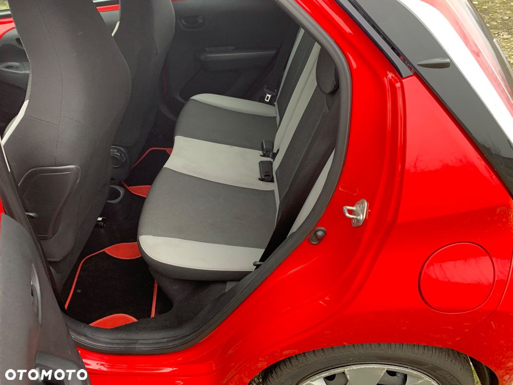 Toyota Aygo x-clusiv - 14