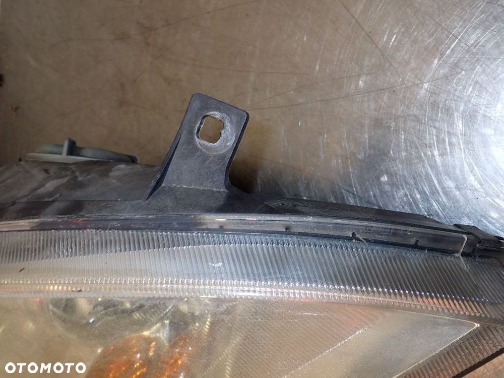 LAMPA PRAWA PRZEDNIA MITSUBISHI COLT CZ3 1.3 MR957354     0301208202 - 6