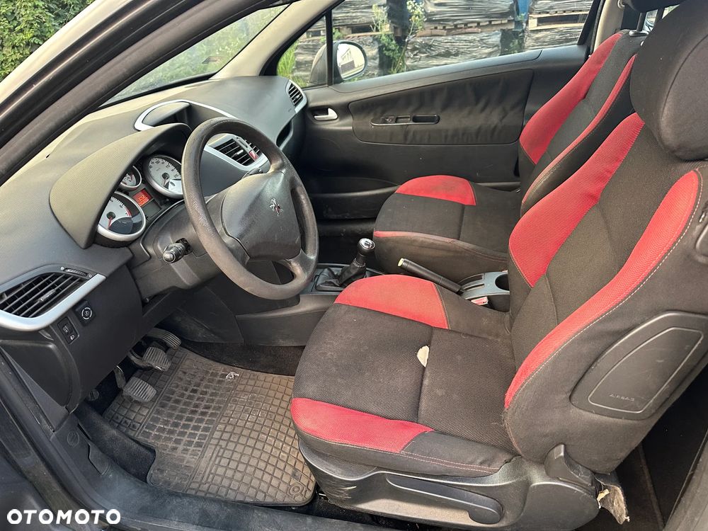 Peugeot 207 1.4 16V Trendy - 3