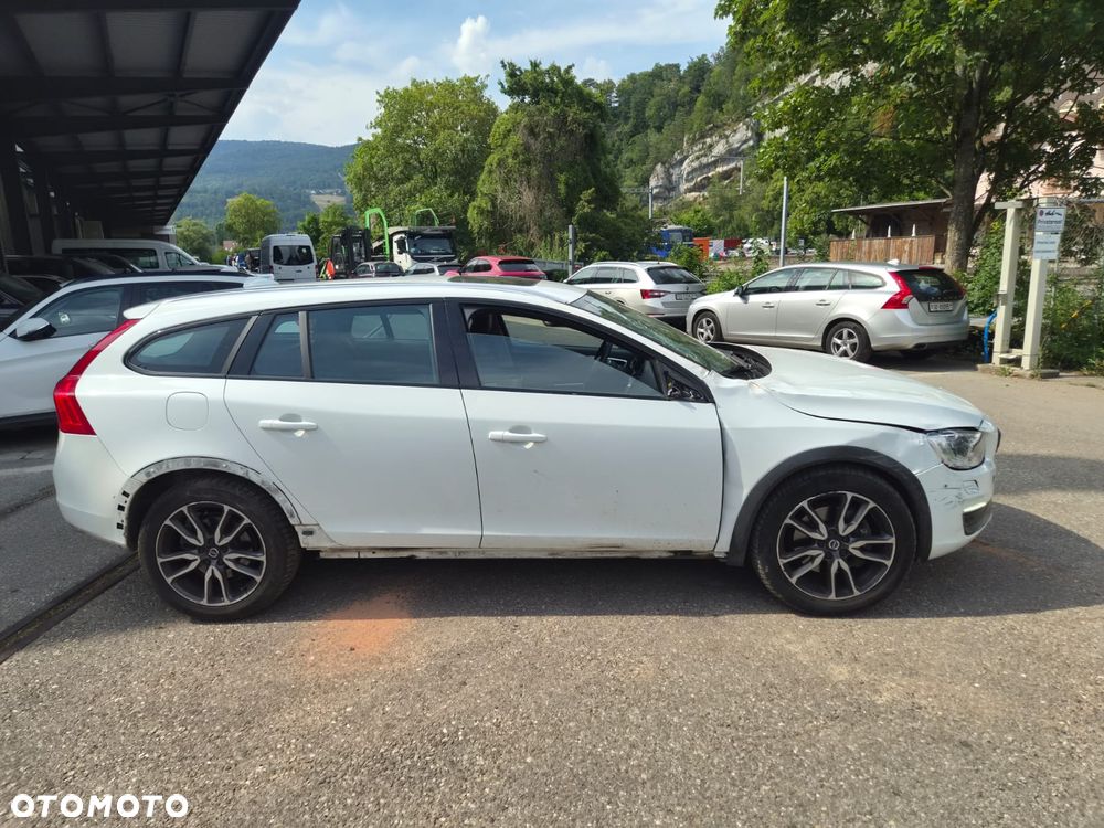 Volvo V60 Cross Country T5 AWD Summum - 3