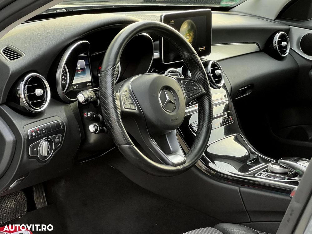 Mercedes-Benz C - 12